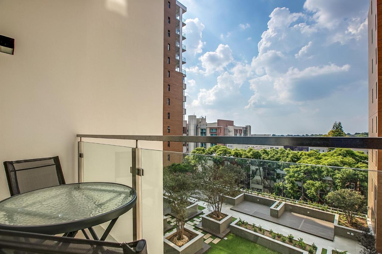 The Tyrwhitt Rosebank Apartments (Adults Only) Johannesburg Eksteriør bilde